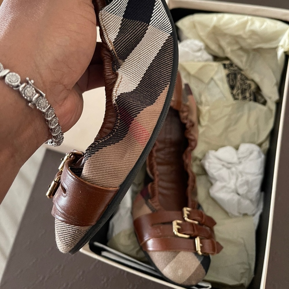 Burberry flats